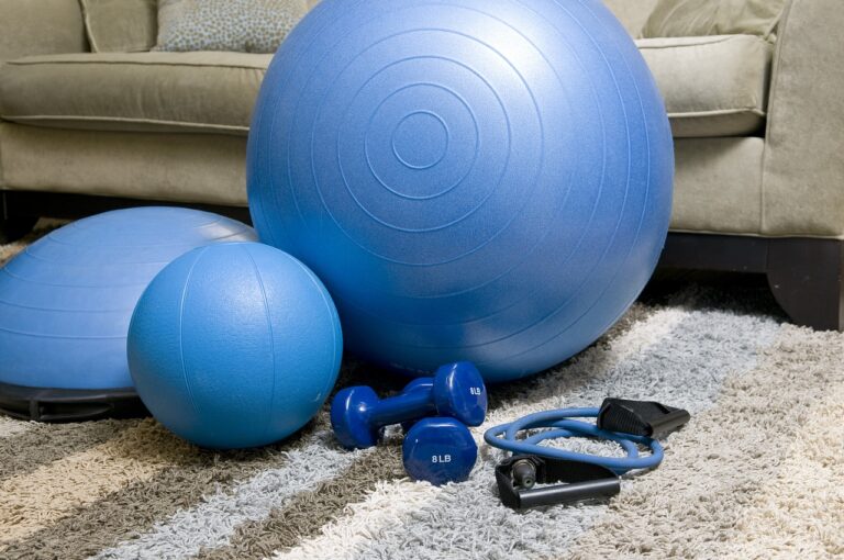 The Best Fitness Gear to Upgrade Your Home Workout 🏋️‍♀️🏡